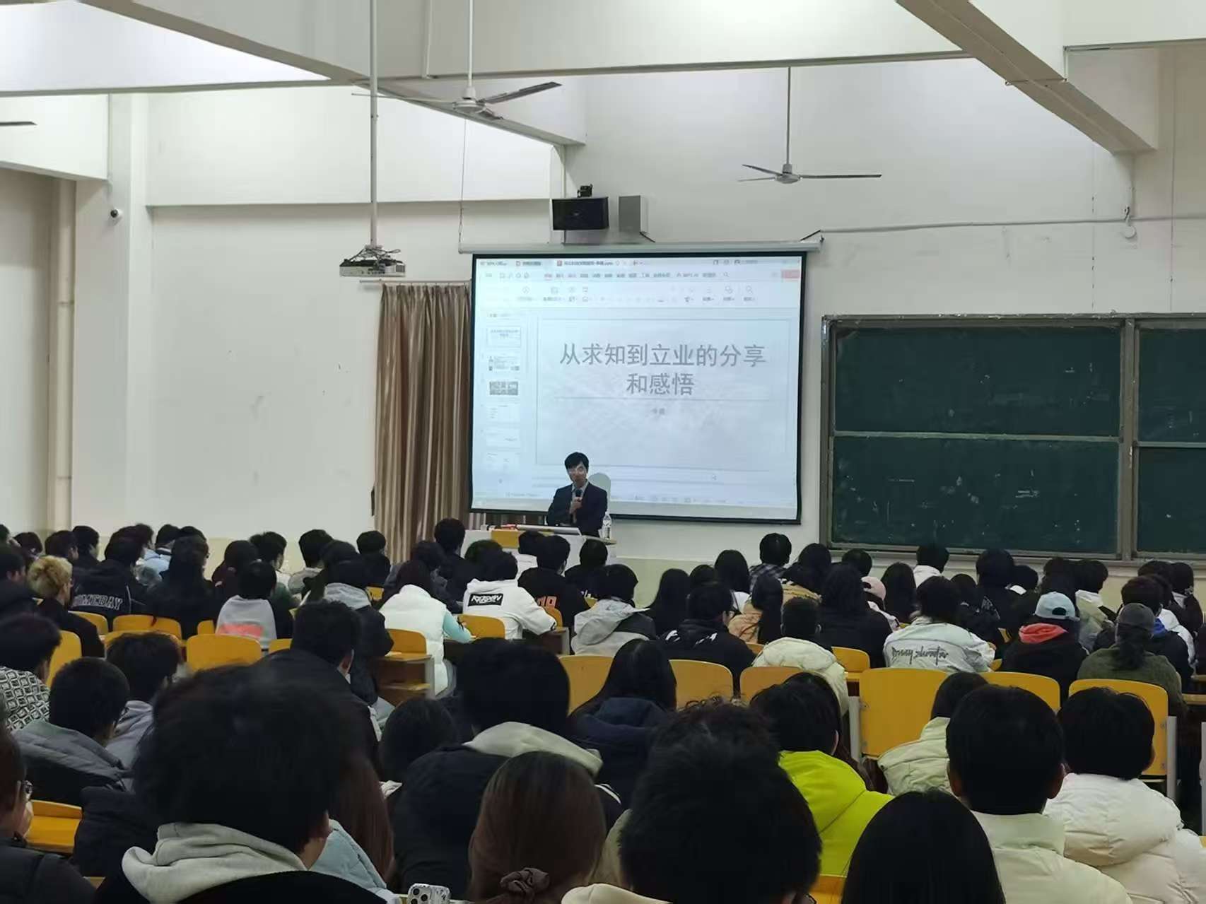 AI机器人实验室